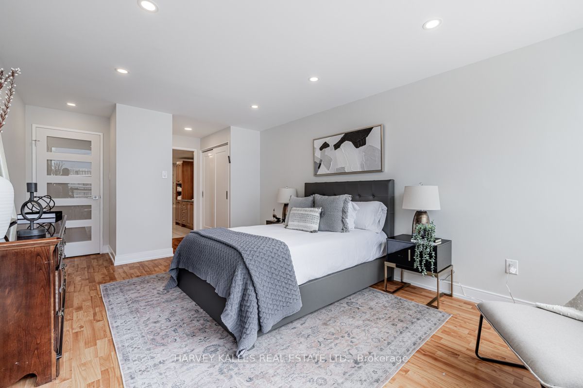7460 Bathurst St, #903