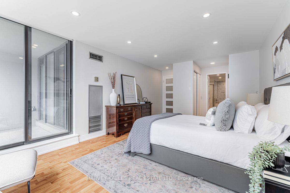 7460 Bathurst St, #903