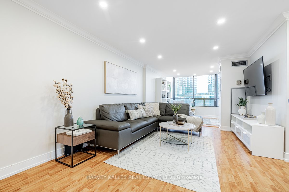7460 Bathurst St, #903