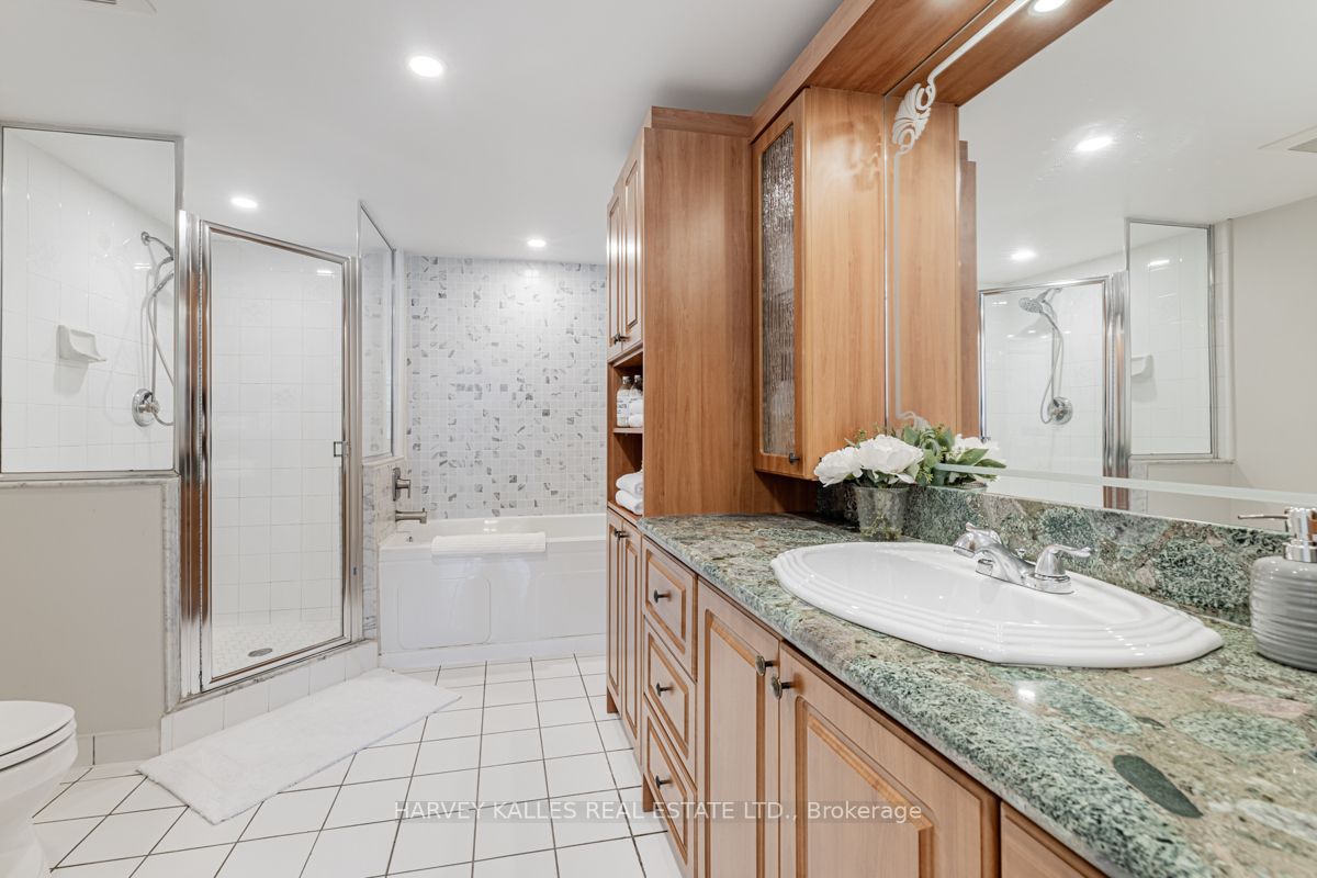 7460 Bathurst St, #903