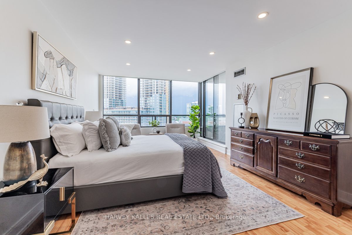 7460 Bathurst St, #903