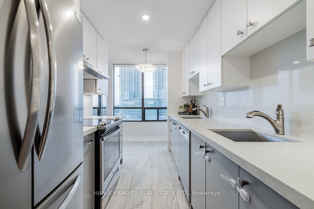 7460 Bathurst St, #903