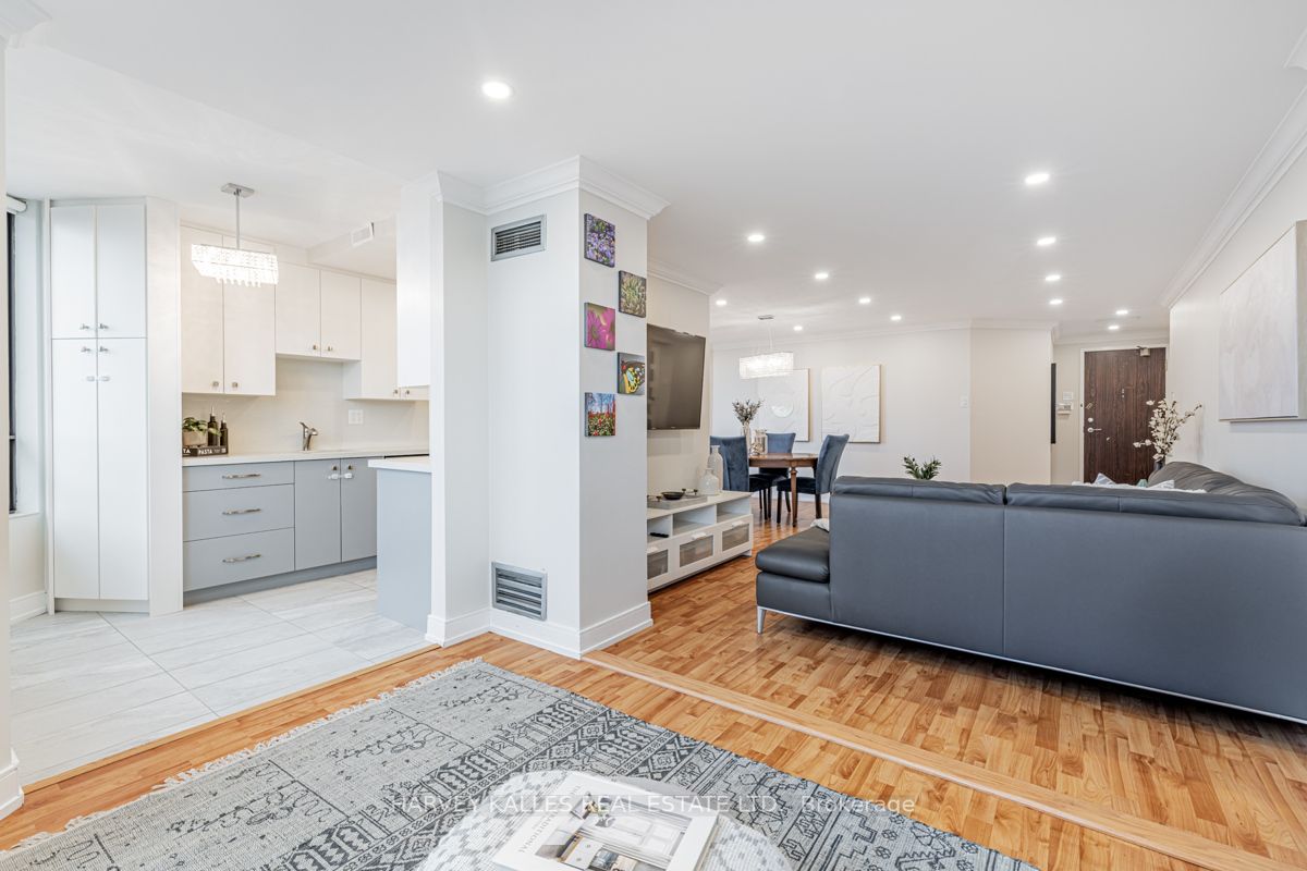 7460 Bathurst St, #903
