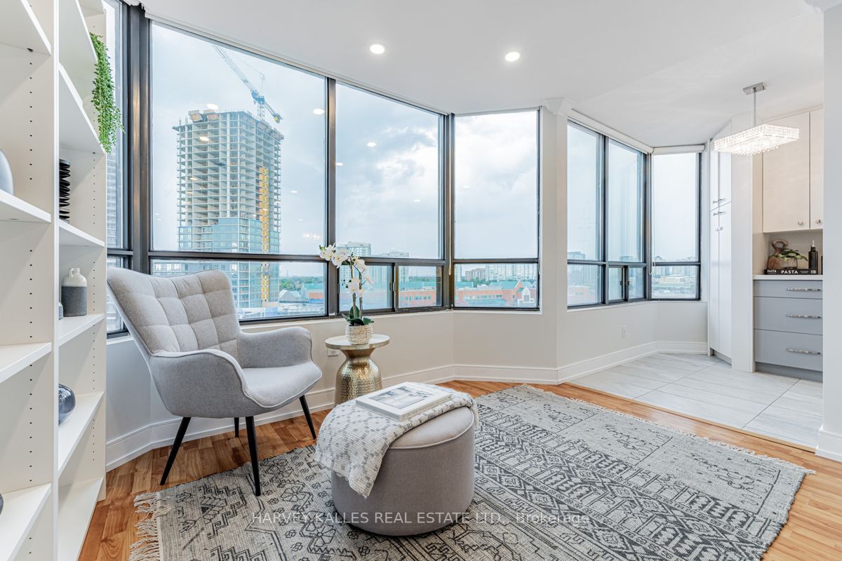 7460 Bathurst St, #903
