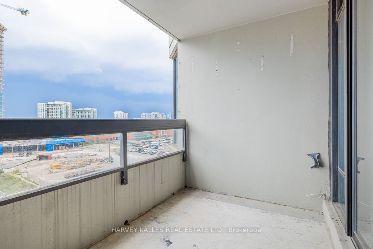 7460 Bathurst St, #903
