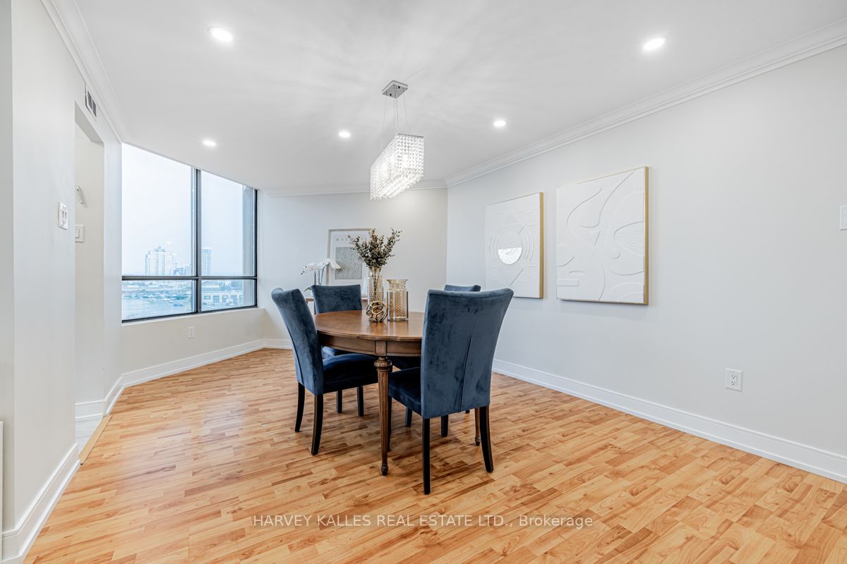 7460 Bathurst St, #903