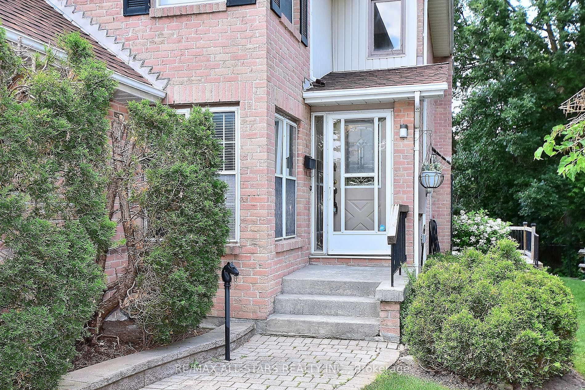 24 Dalecroft Circle