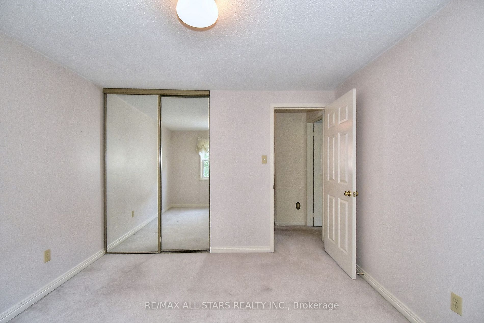 24 Dalecroft Circle