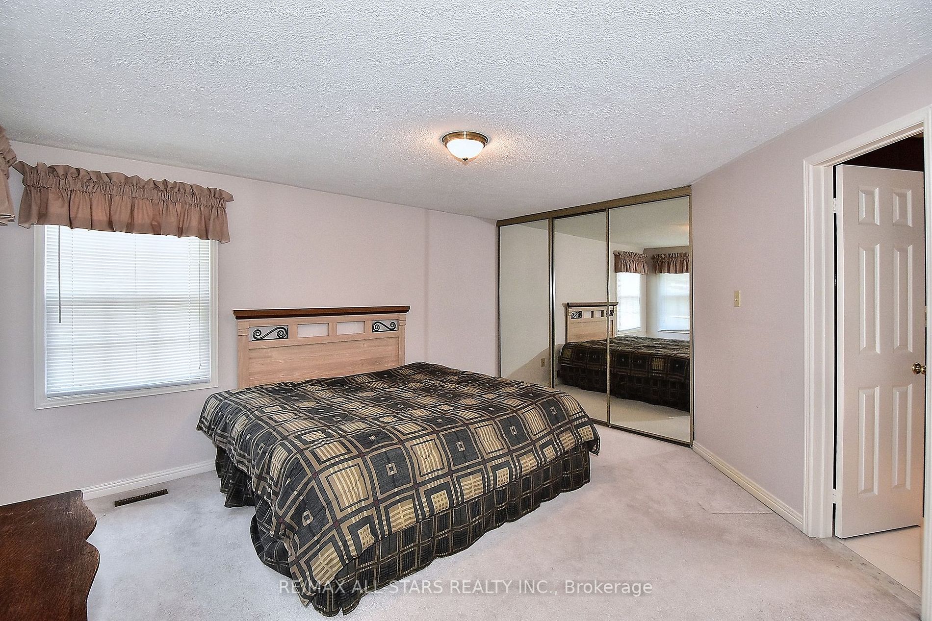 24 Dalecroft Circle