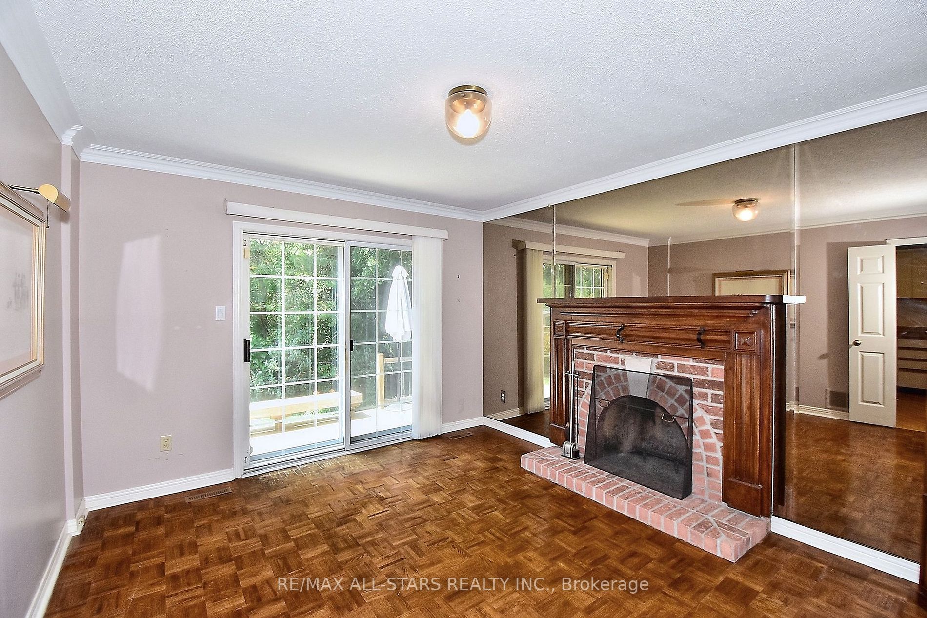 24 Dalecroft Circle
