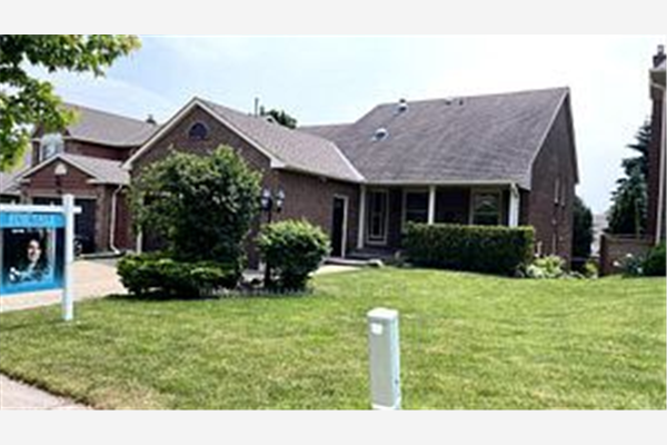 271 John Bowser Cres, Newmarket
