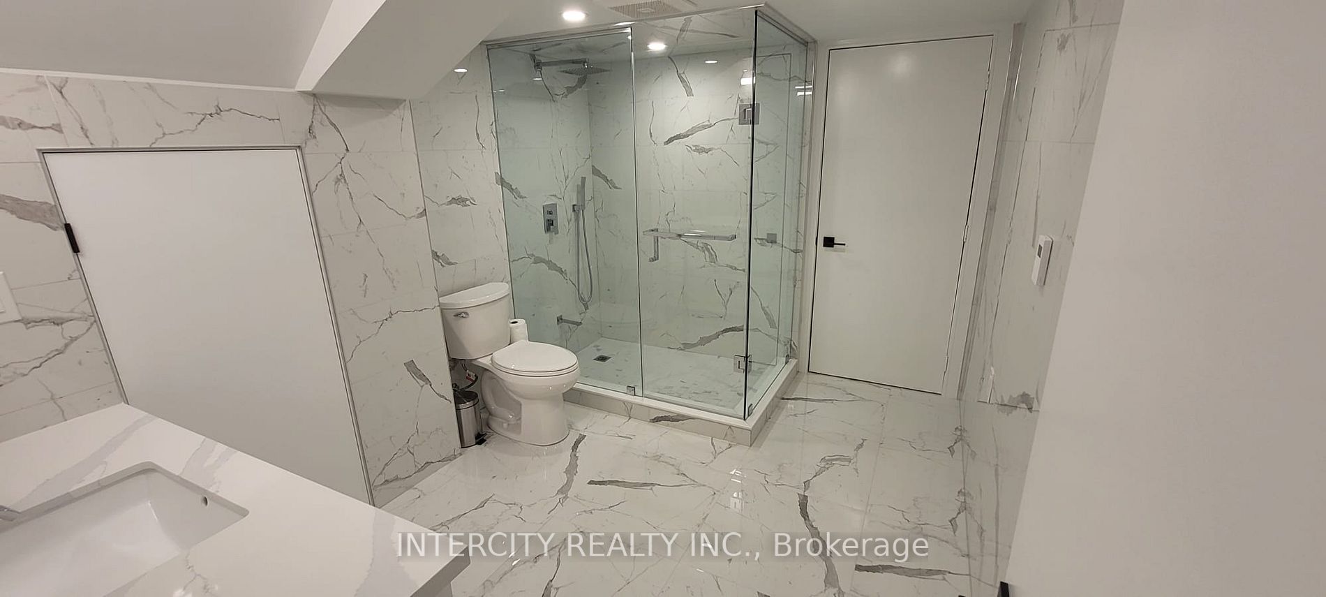 162 Mactier Dr, #Lower