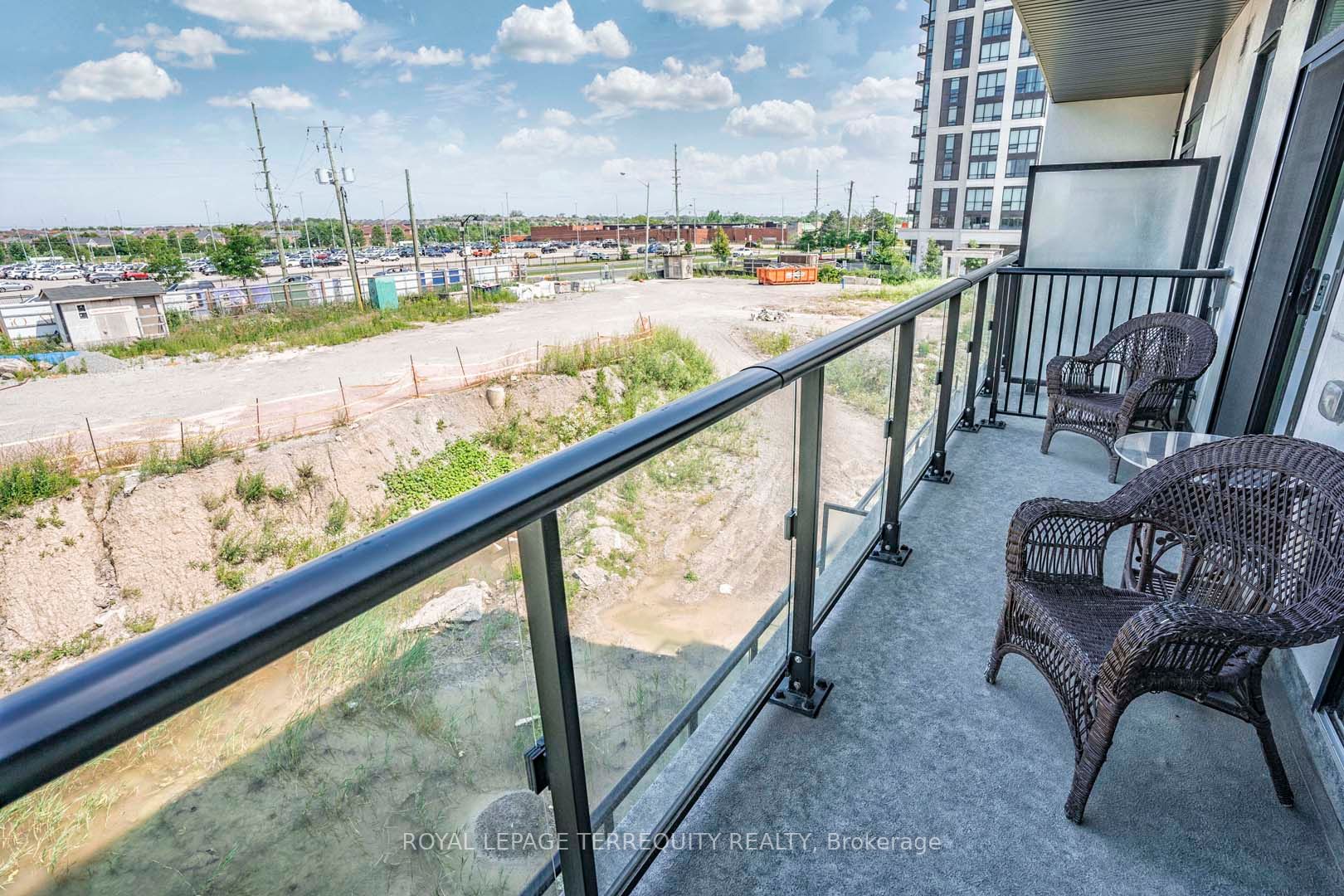 1709 Bur Oak Ave, #205