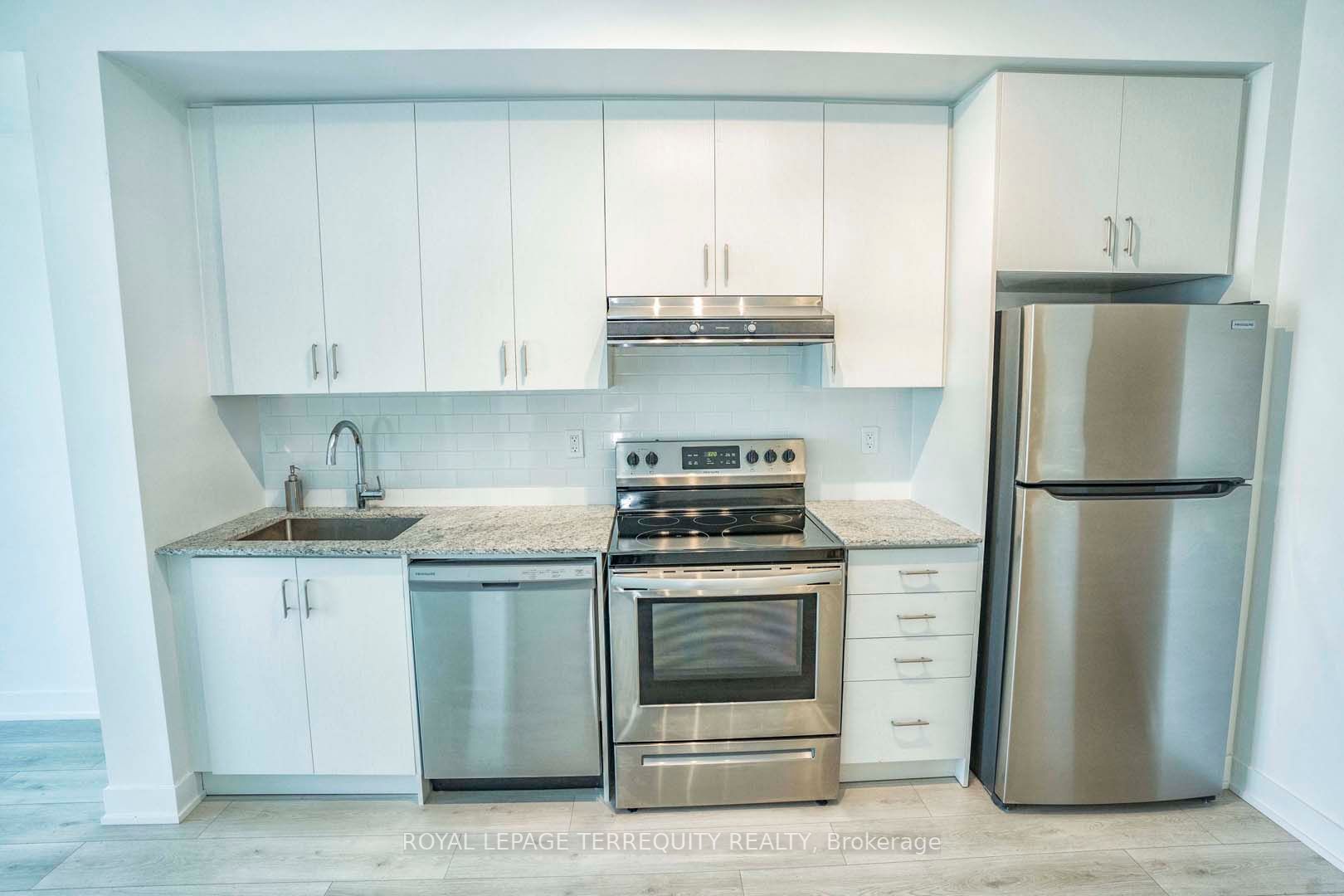 1709 Bur Oak Ave, #205