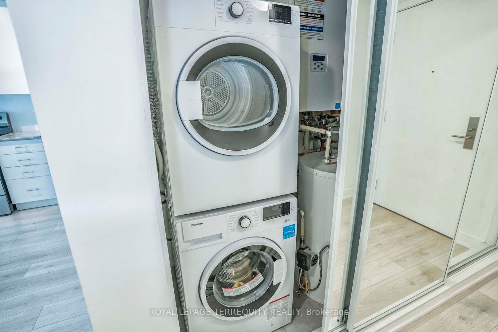 1709 Bur Oak Ave, #205