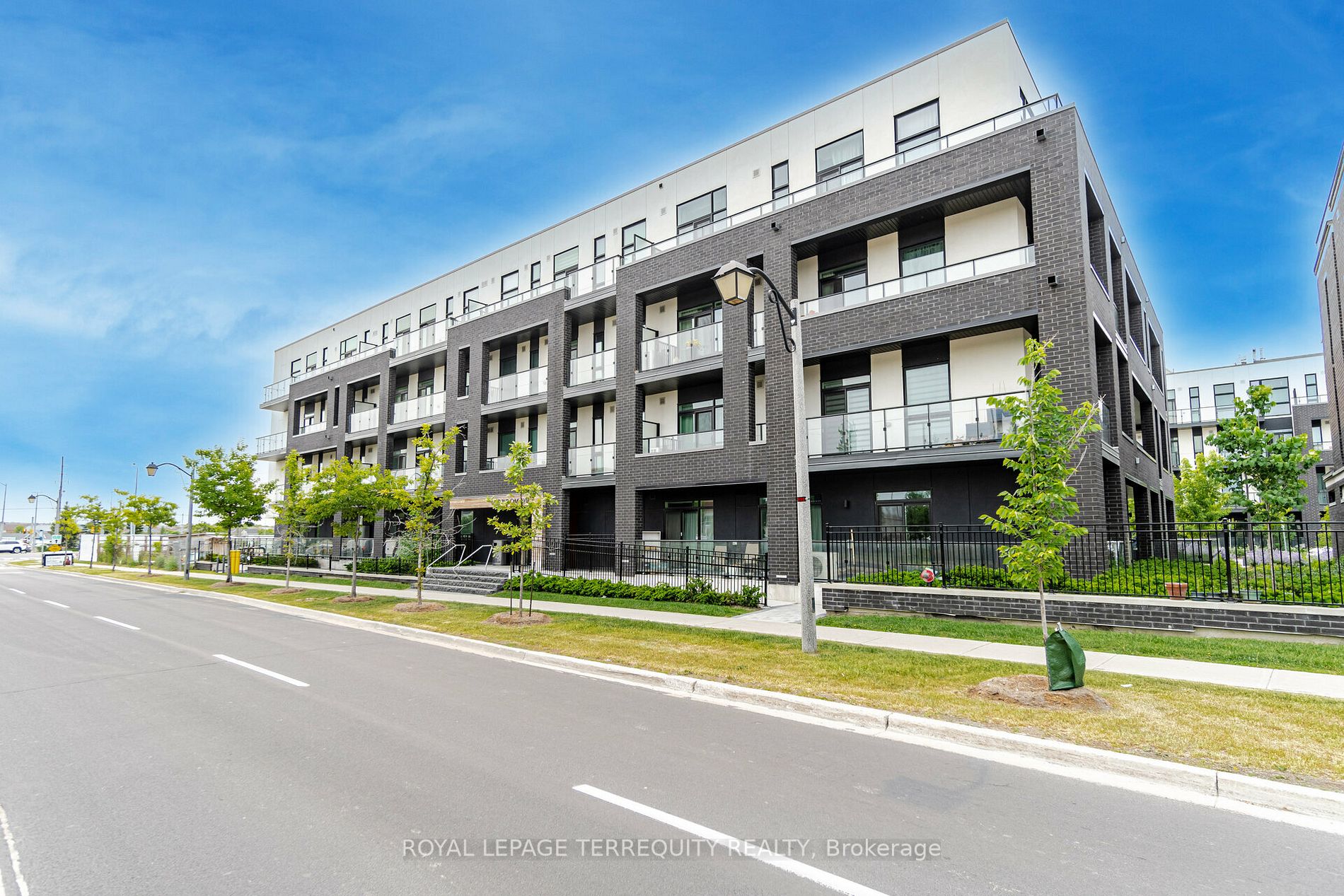 1709 Bur Oak Ave, #205