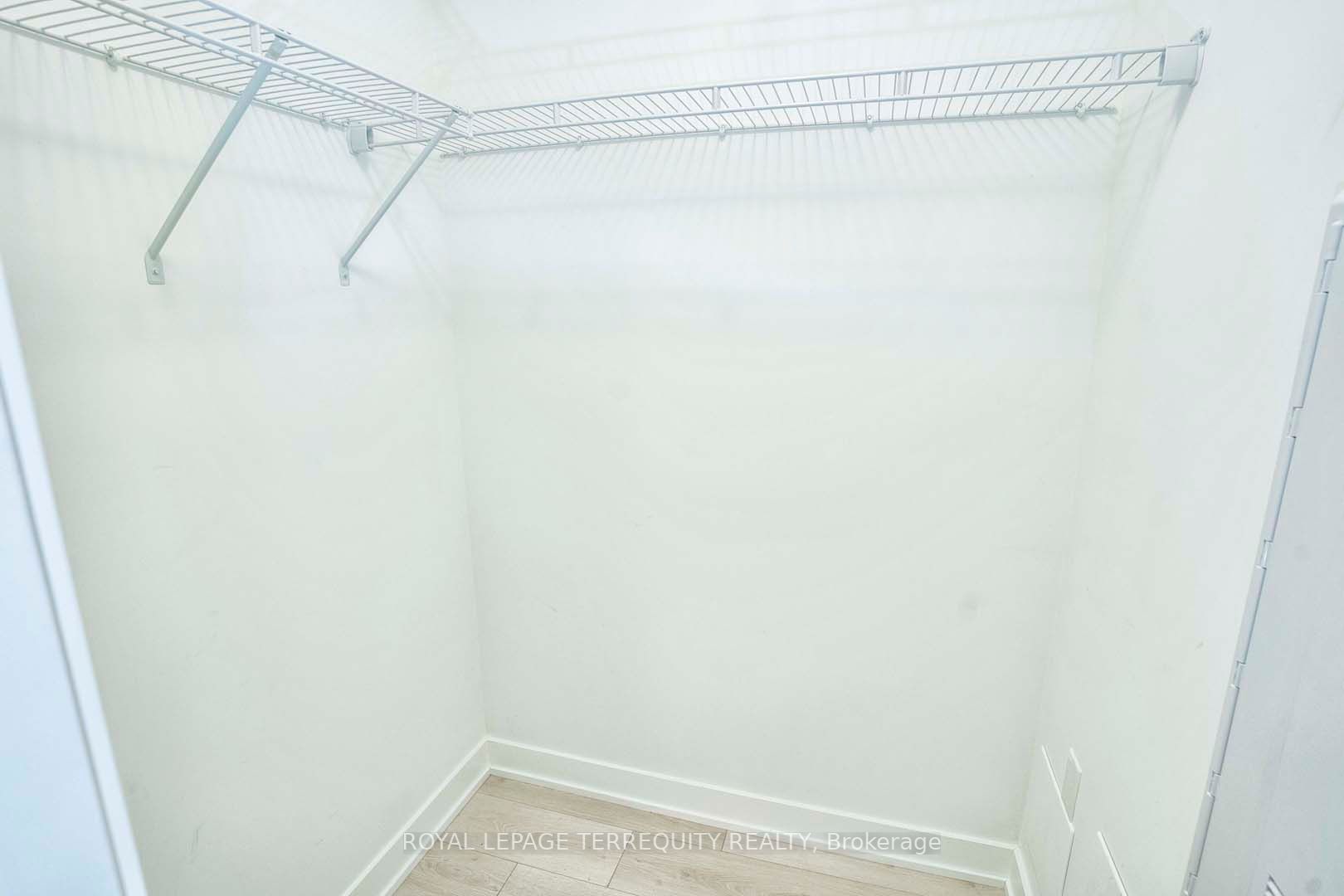 1709 Bur Oak Ave, #205