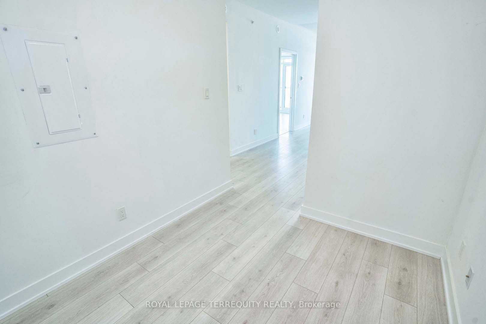 1709 Bur Oak Ave, #205