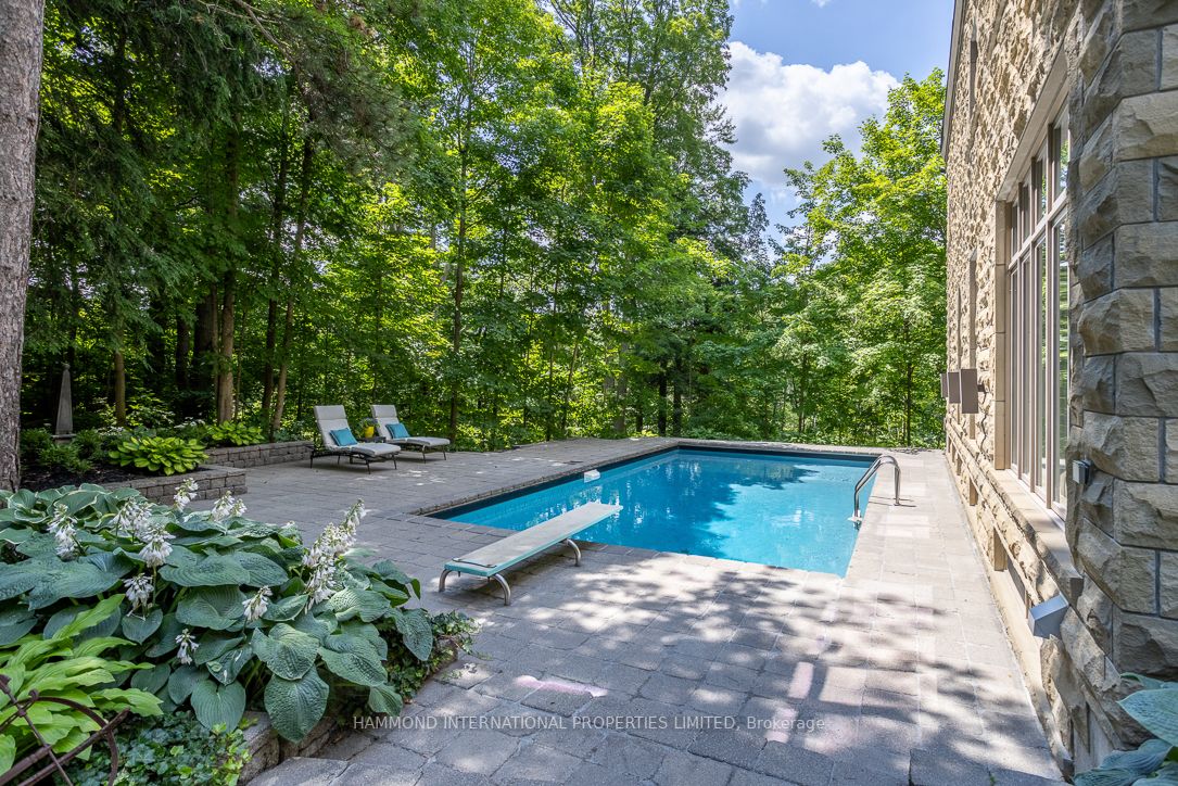 1 Manitou Dr