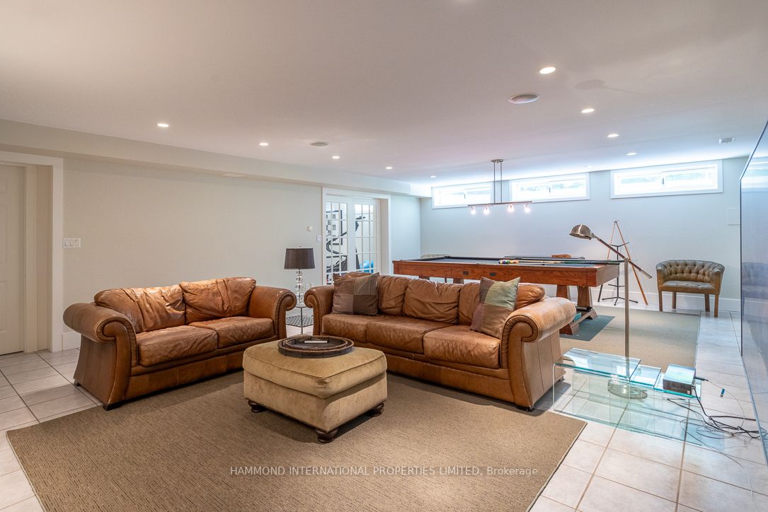 1 Manitou Dr