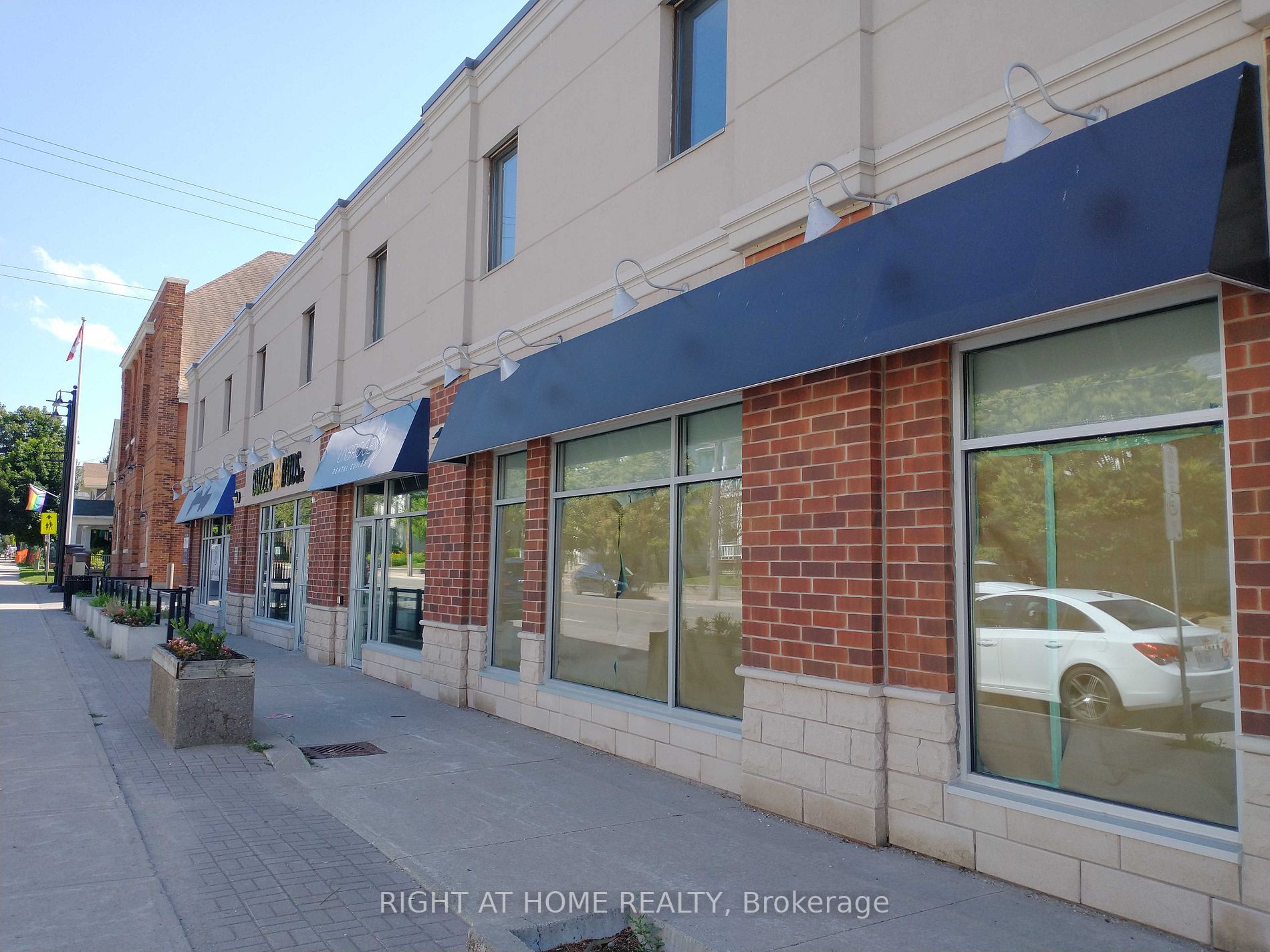 2 Brock St W, #5B