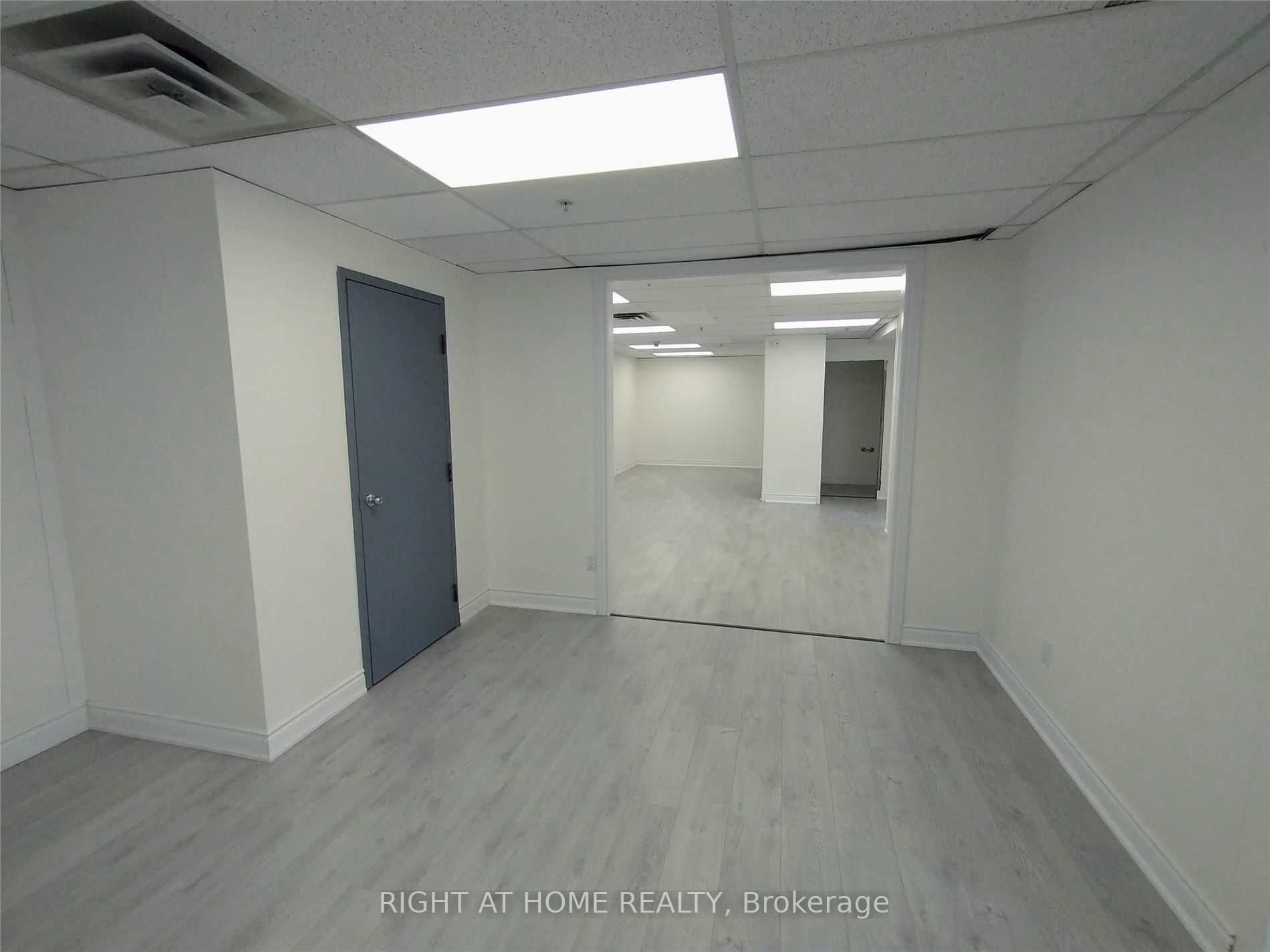 2 Brock St W, #5B