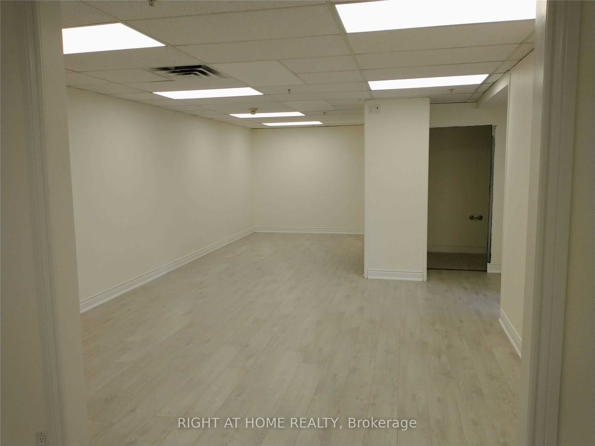 2 Brock St W, #5B