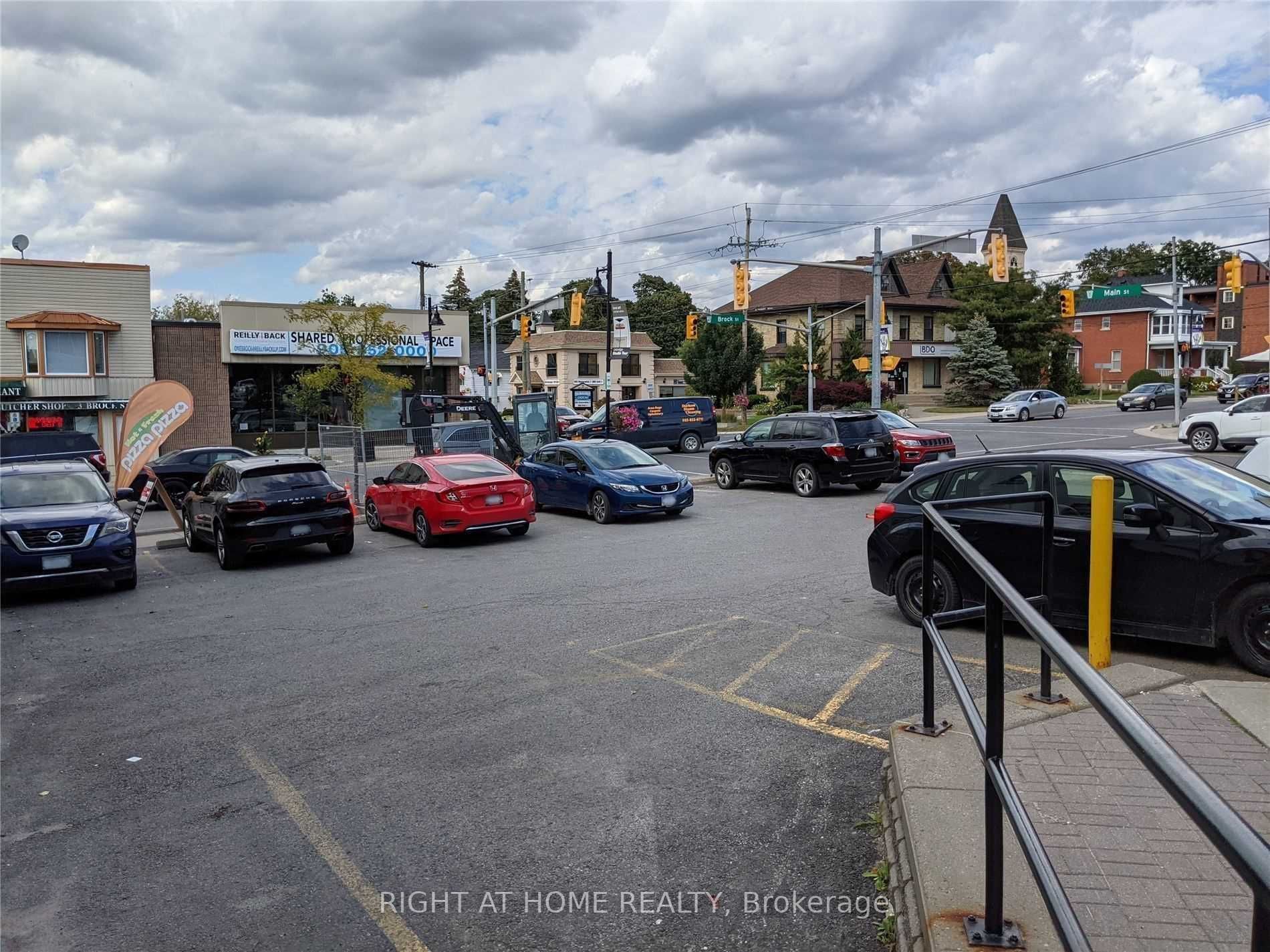 2 Brock St W, #5B