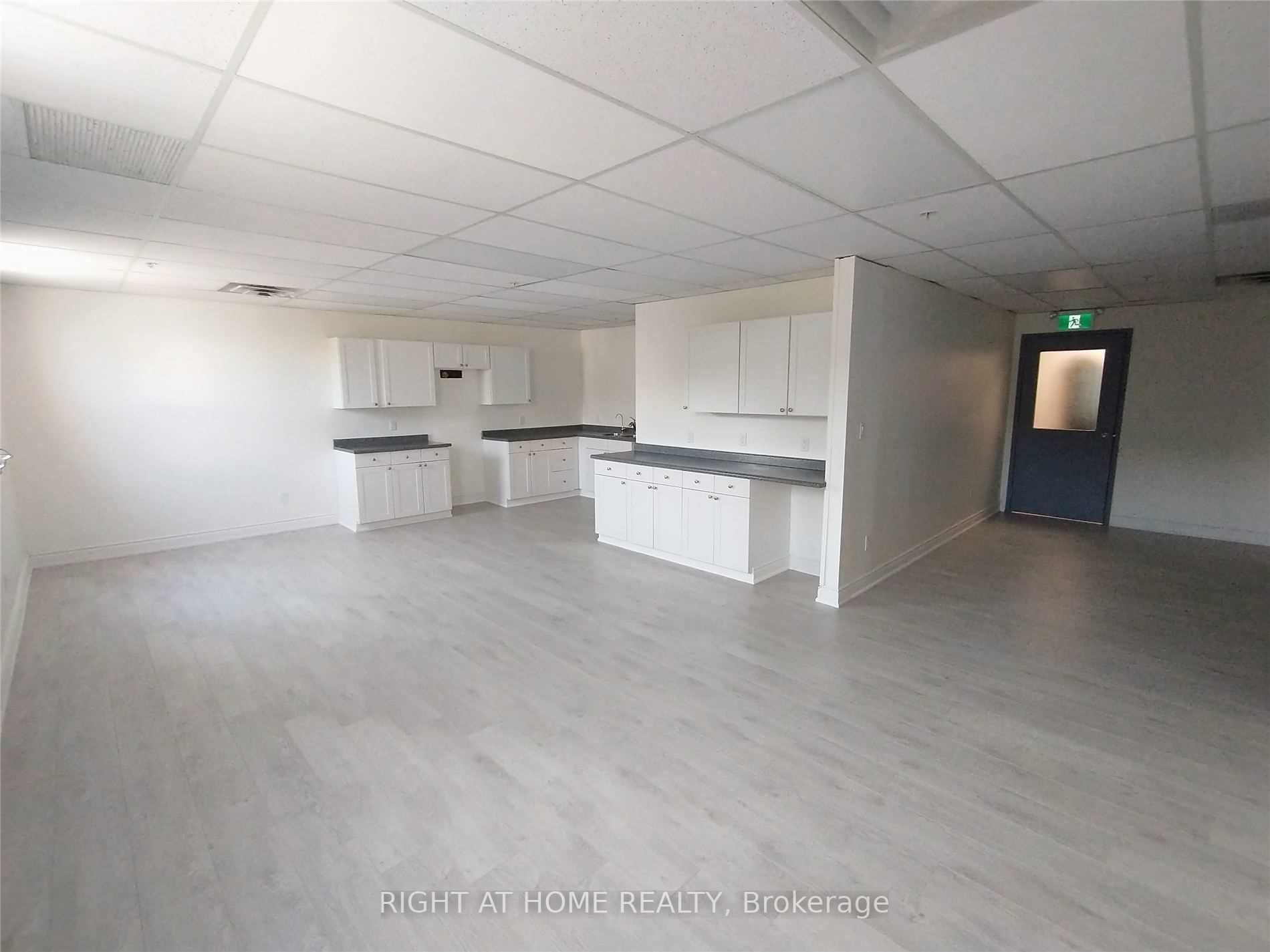 2 Brock St W, #5B