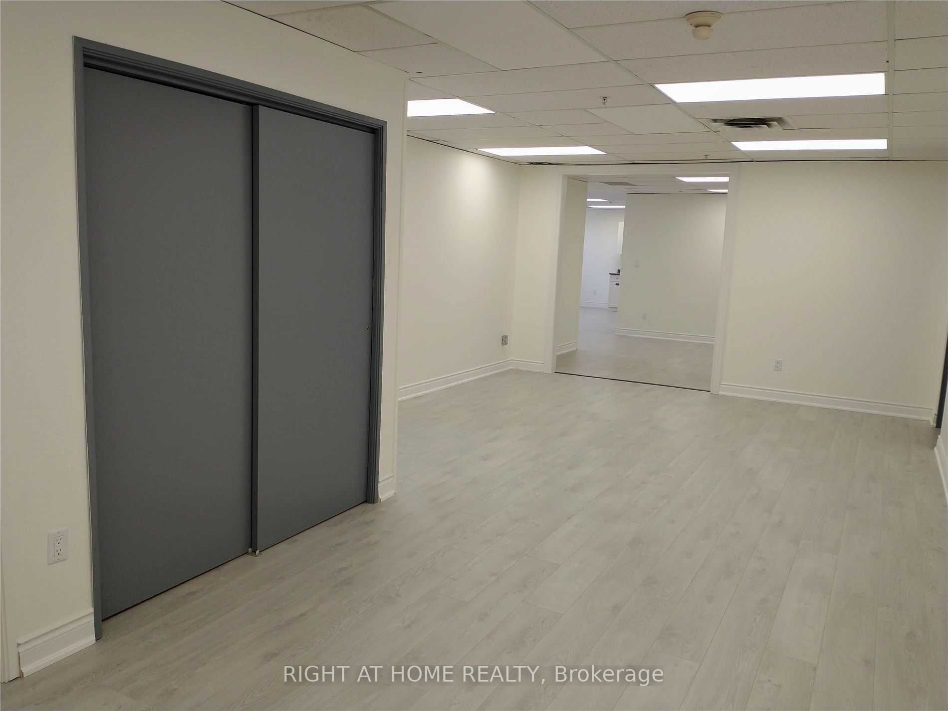 2 Brock St W, #5B