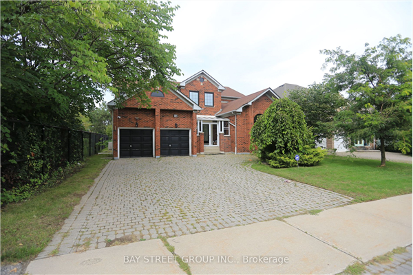 52 Chadwick Cres, Richmond Hill