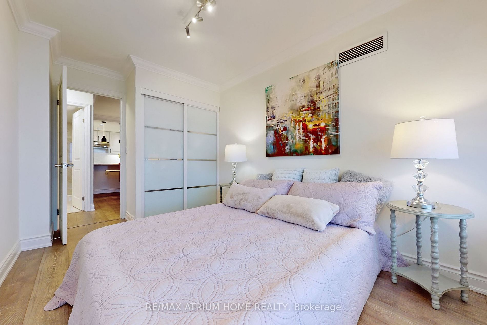 33 Weldrick Rd E, #1209