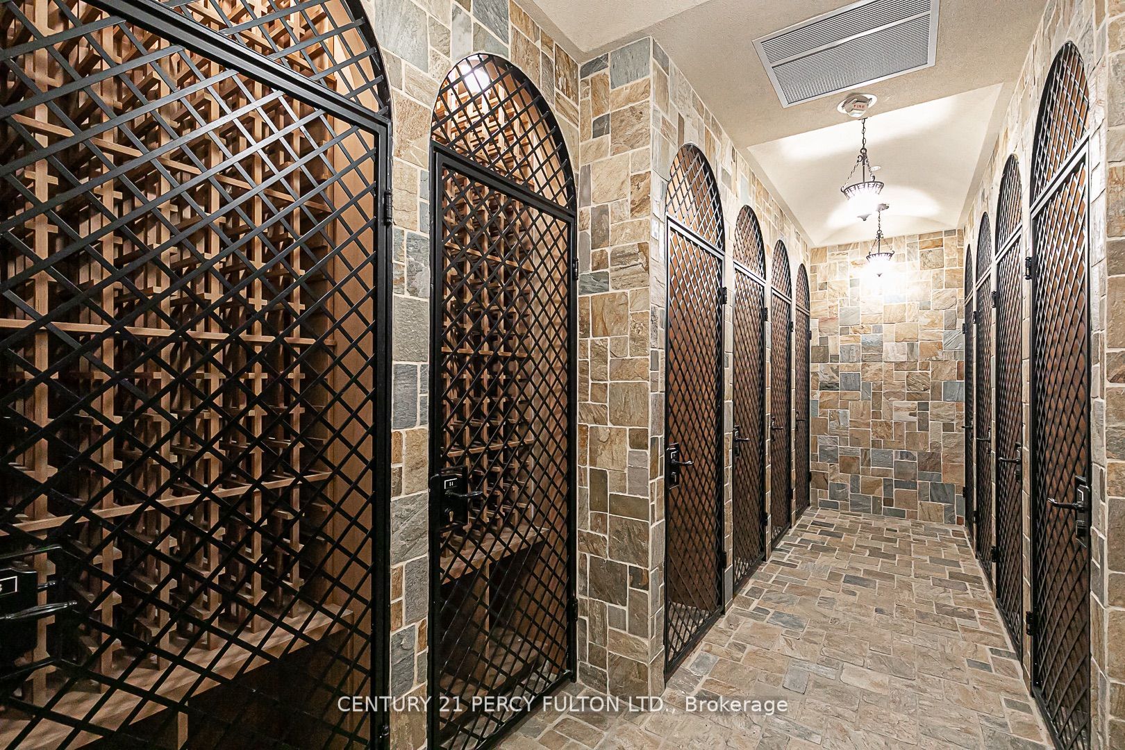 9245 Jane St, #1114