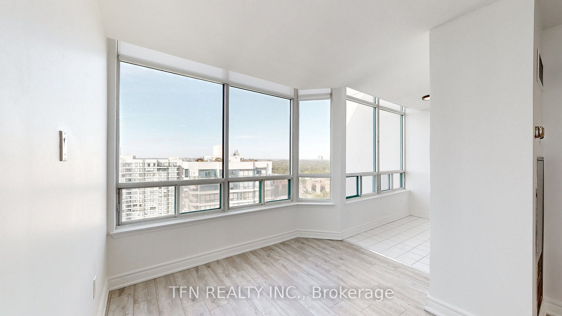 7250 Yonge St, #1901