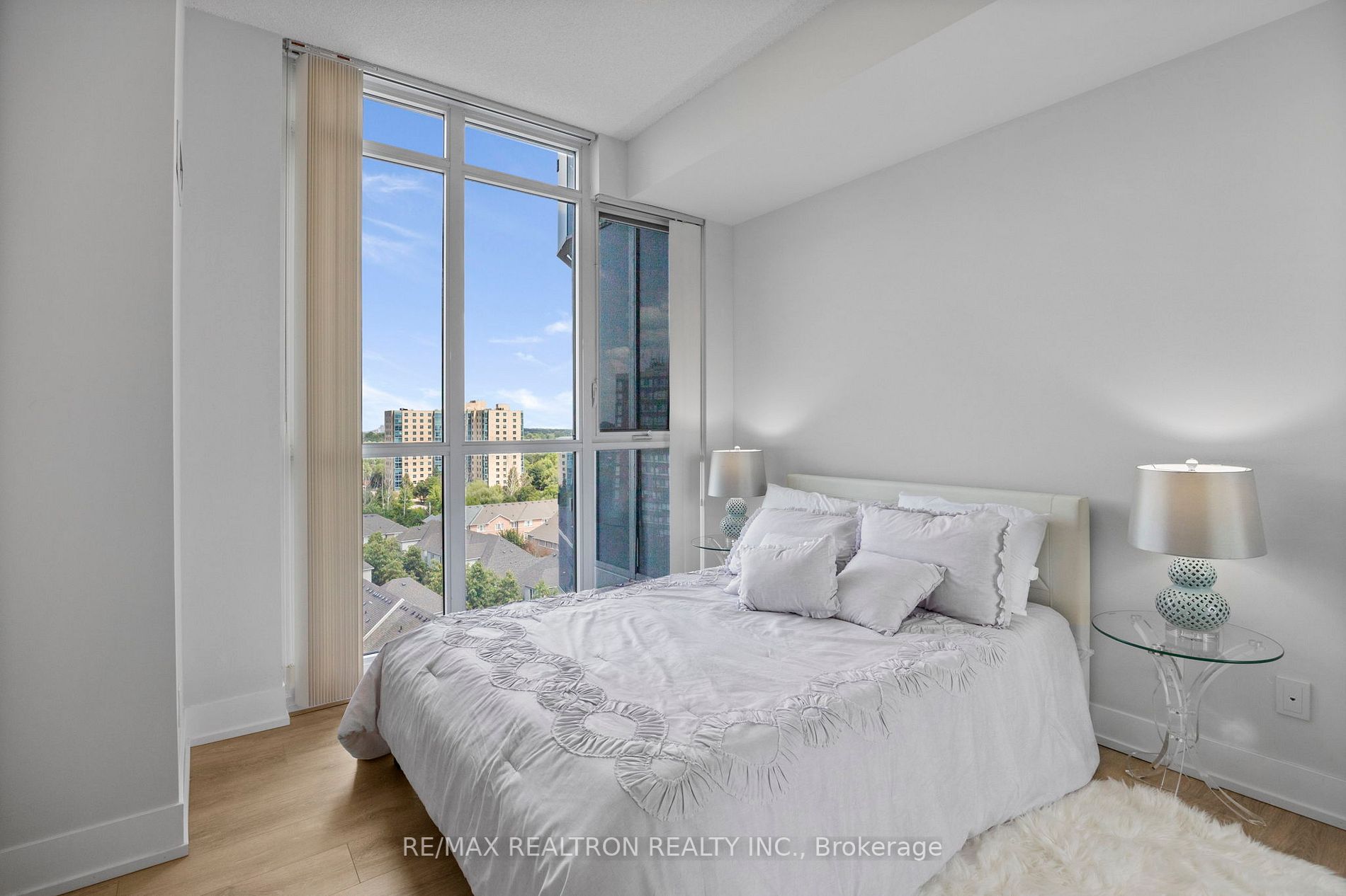 9471 Yonge St, #1104
