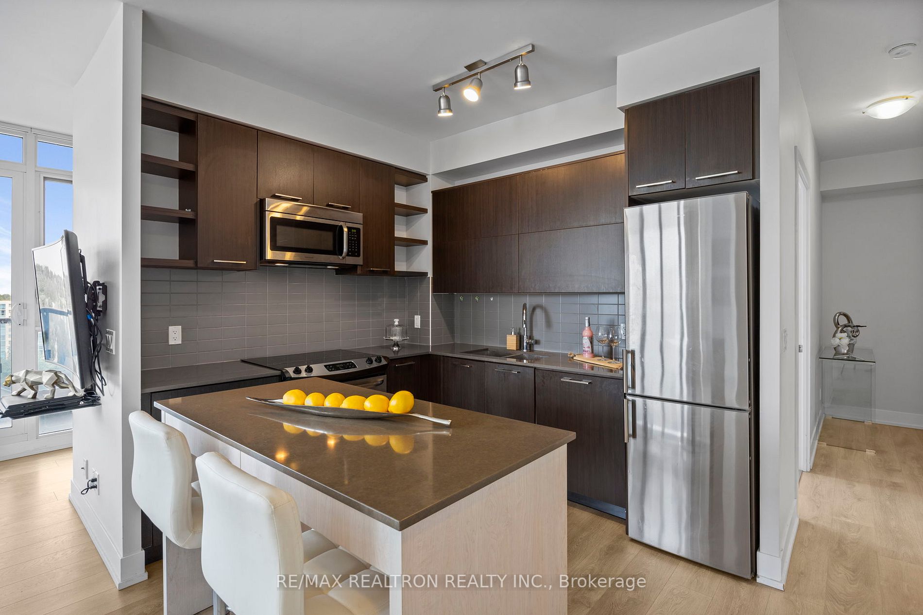 9471 Yonge St, #1104