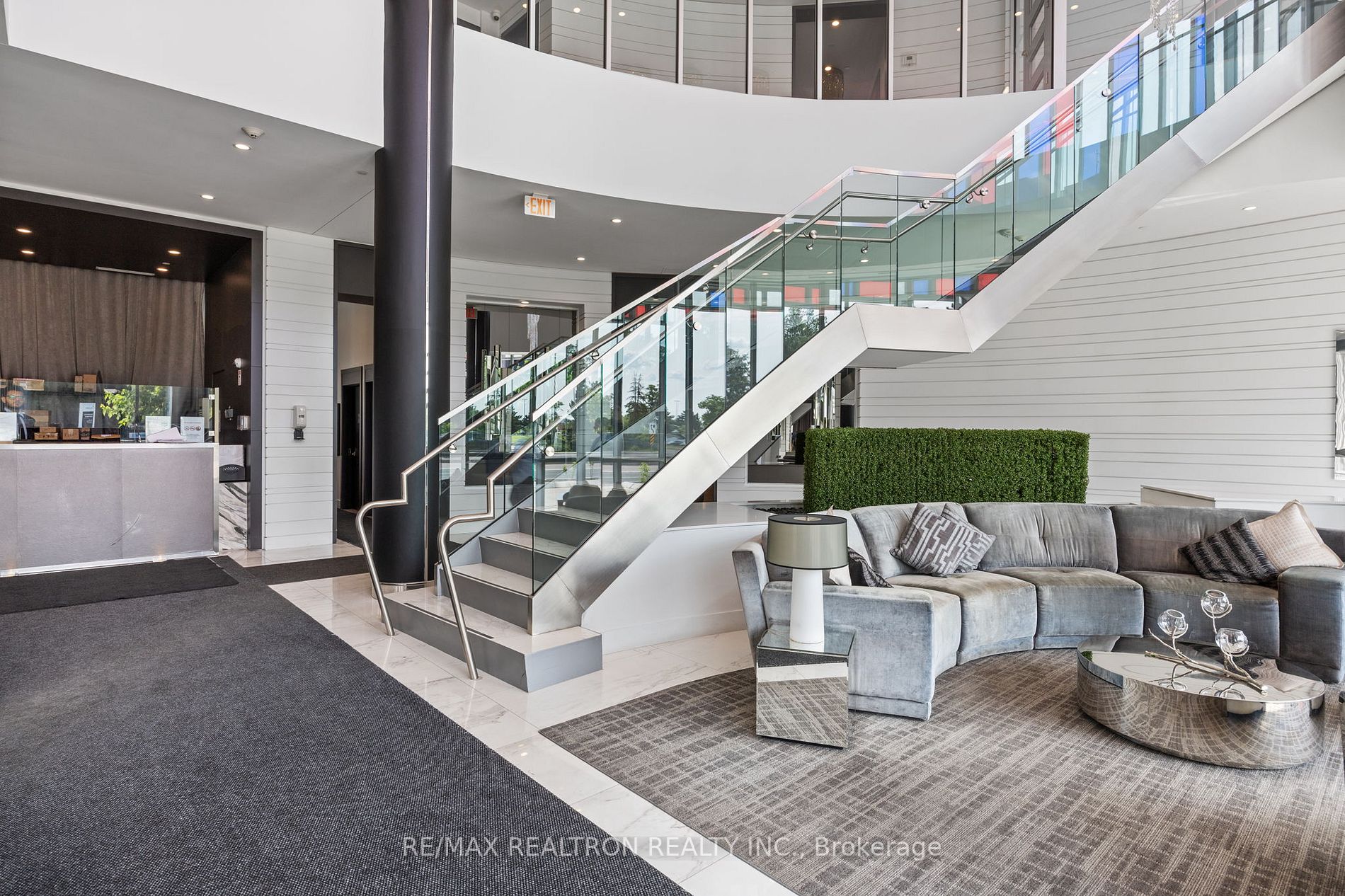 9471 Yonge St, #1104