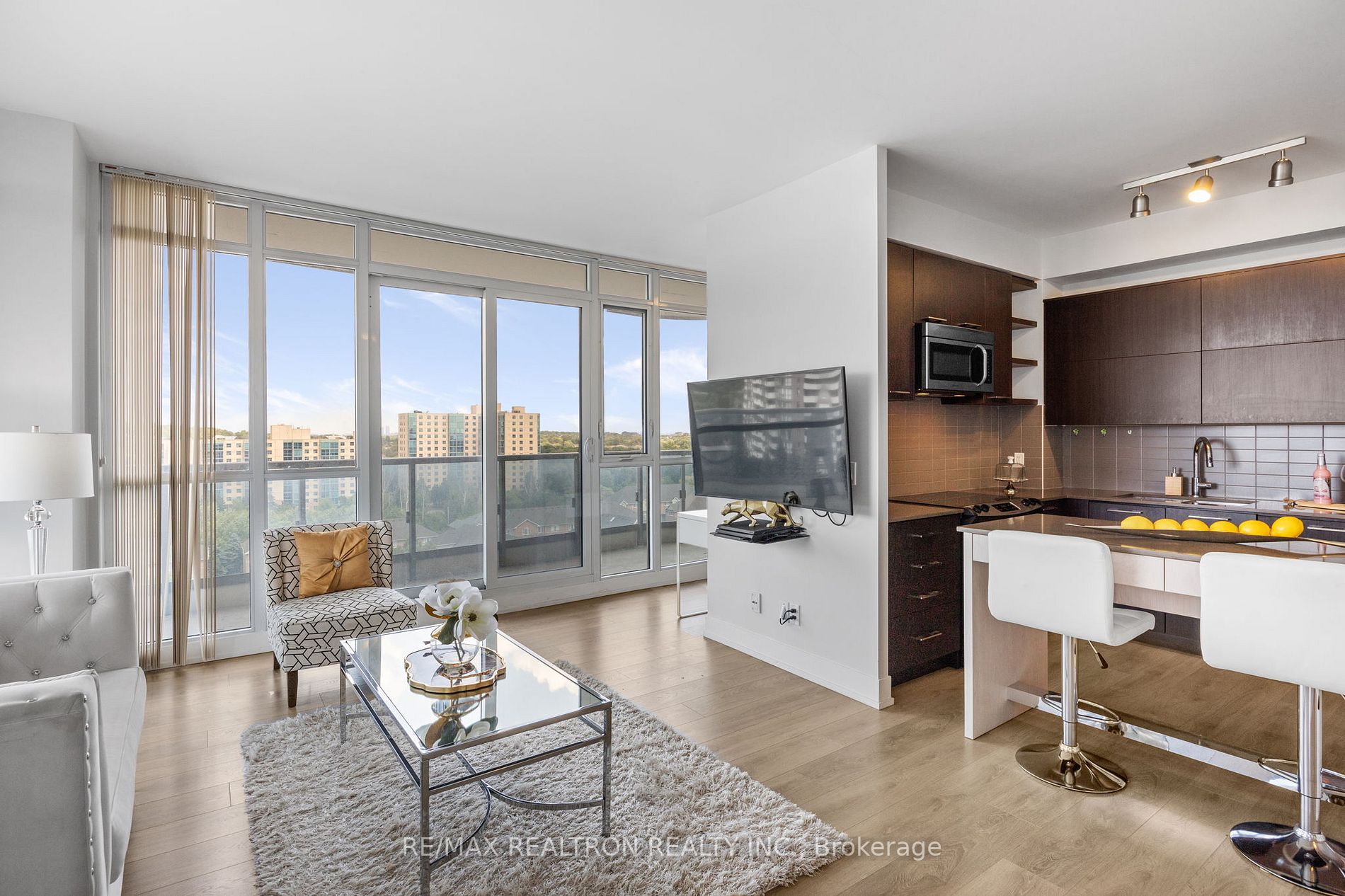 9471 Yonge St, #1104