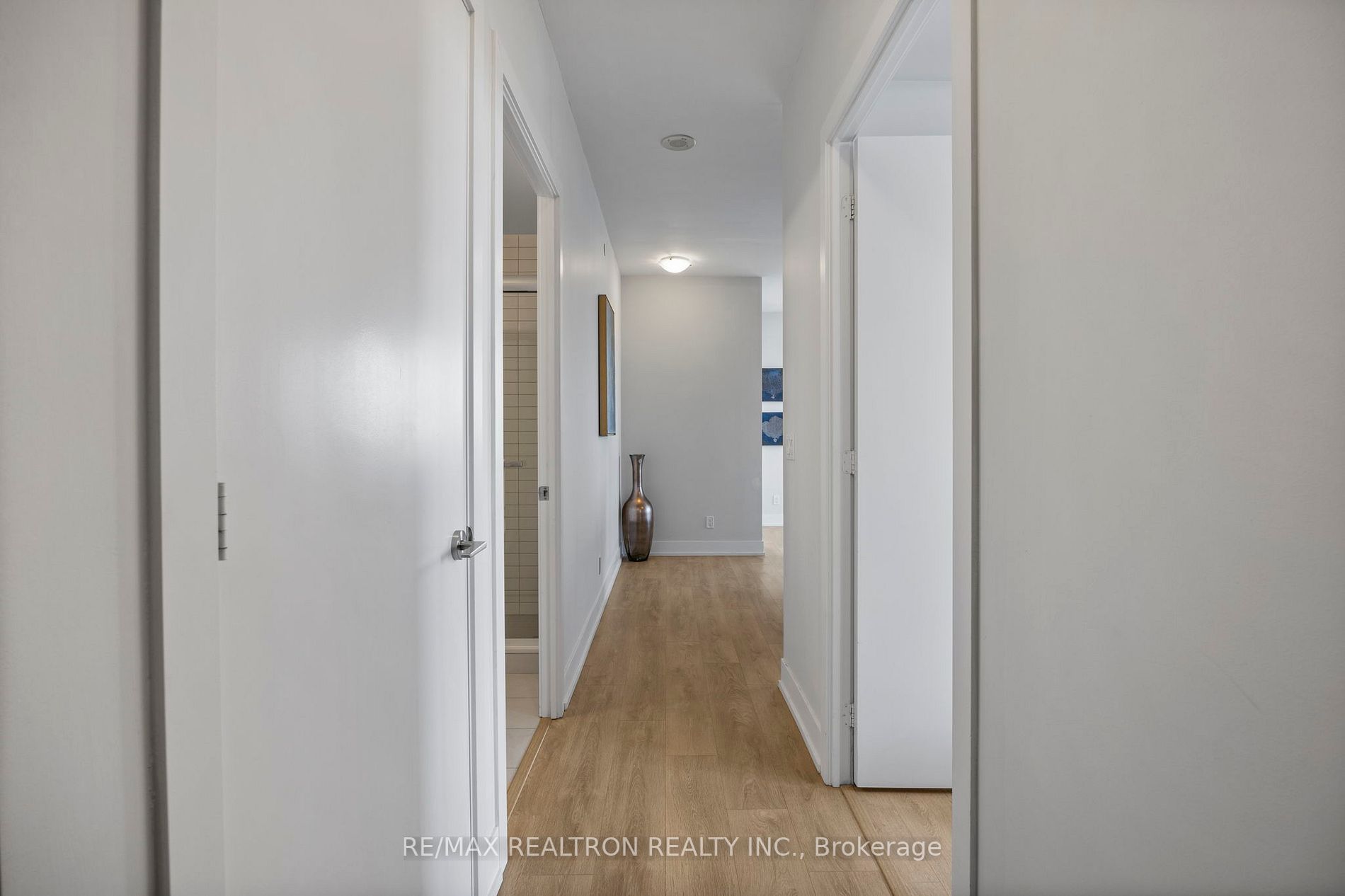 9471 Yonge St, #1104
