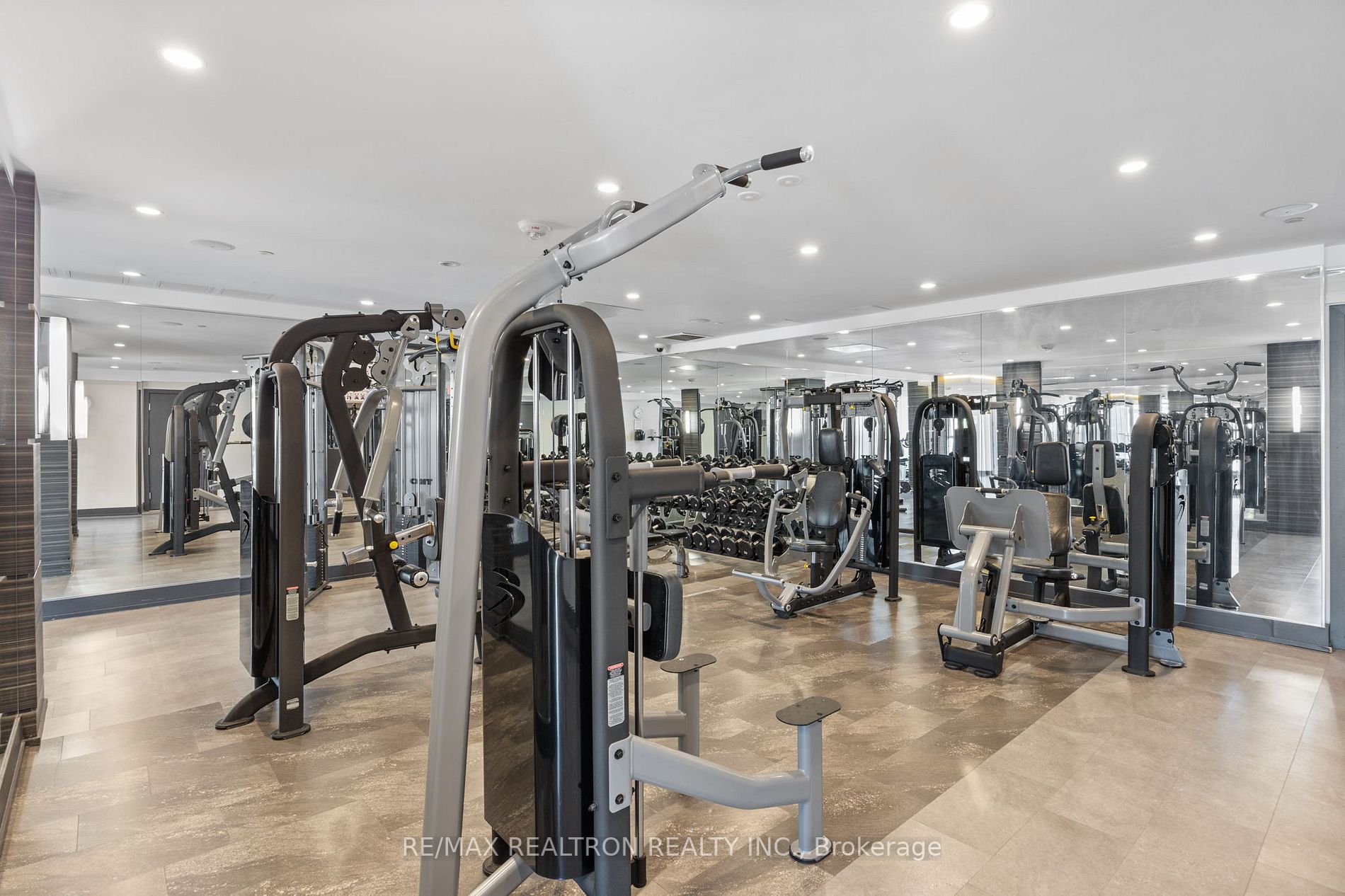 9471 Yonge St, #1104
