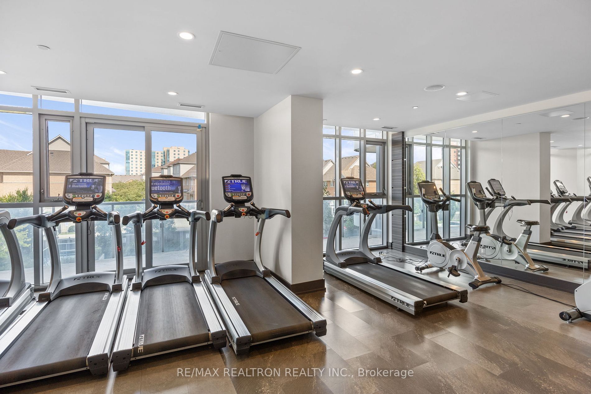 9471 Yonge St, #1104