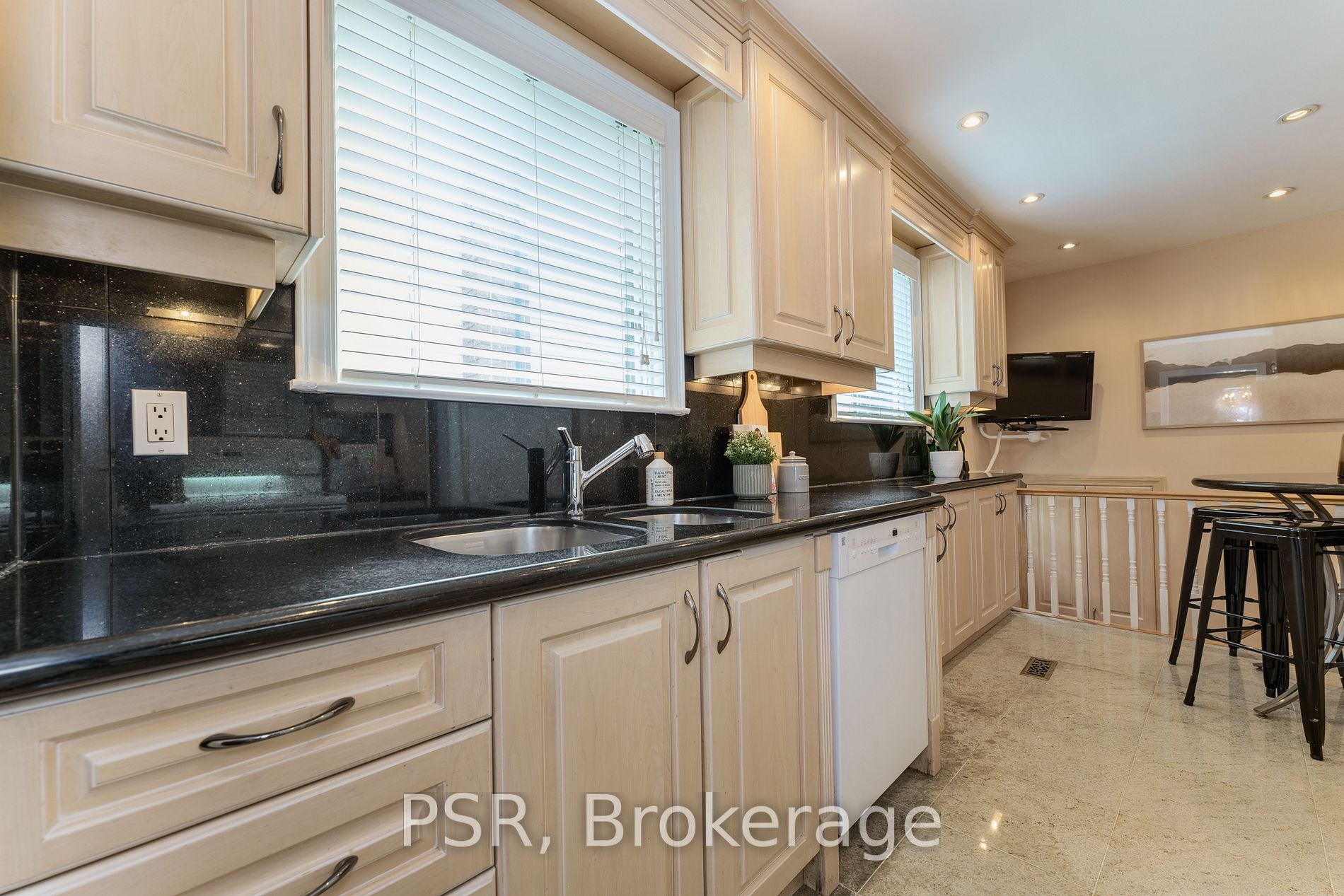 168 Springhead Gardens