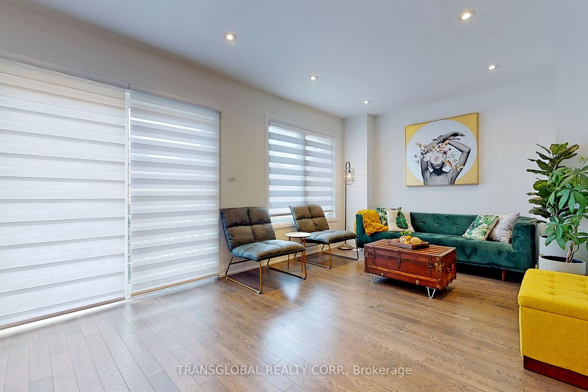 10 Moneypenny Place