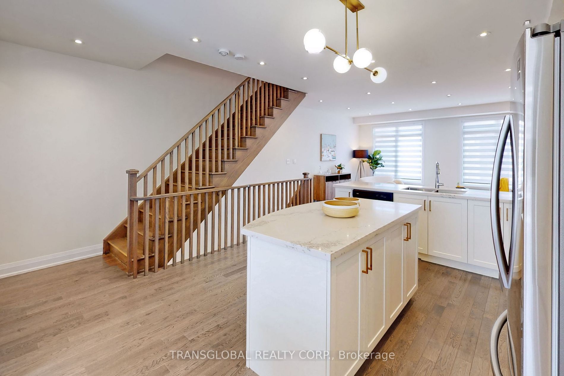 10 Moneypenny Place