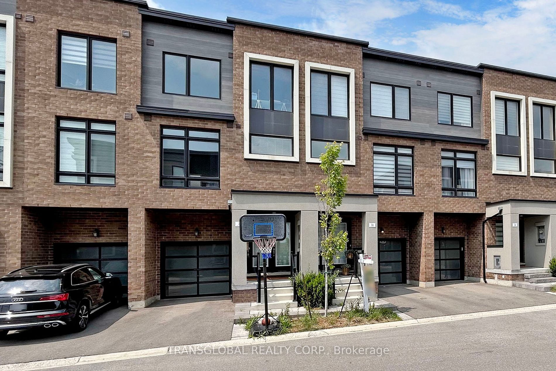 10 Moneypenny Place