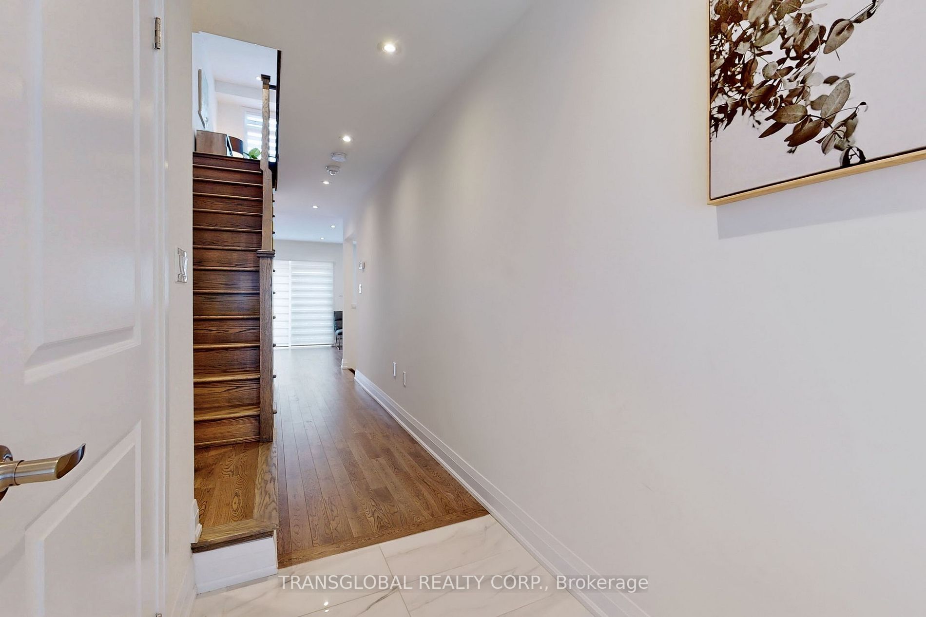 10 Moneypenny Place