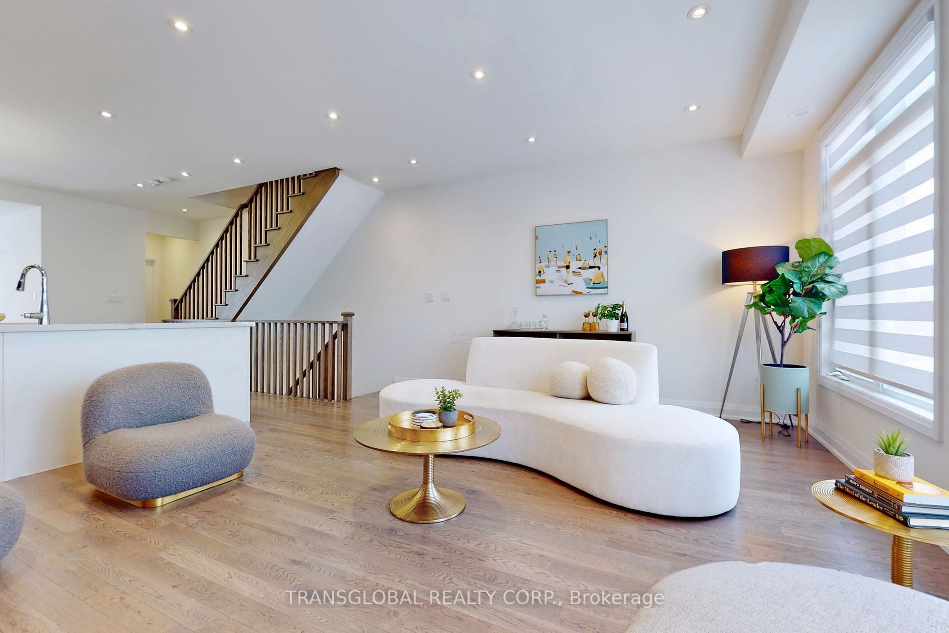 10 Moneypenny Place