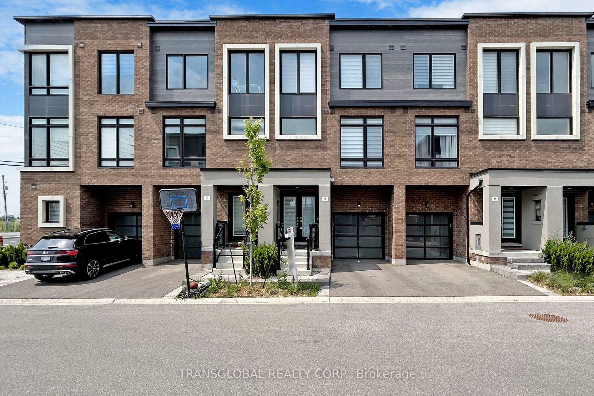 10 Moneypenny Place