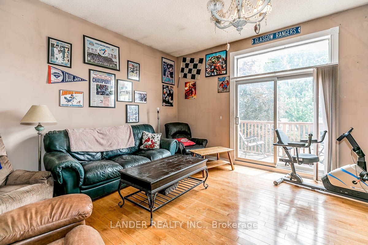377 Agar Ave