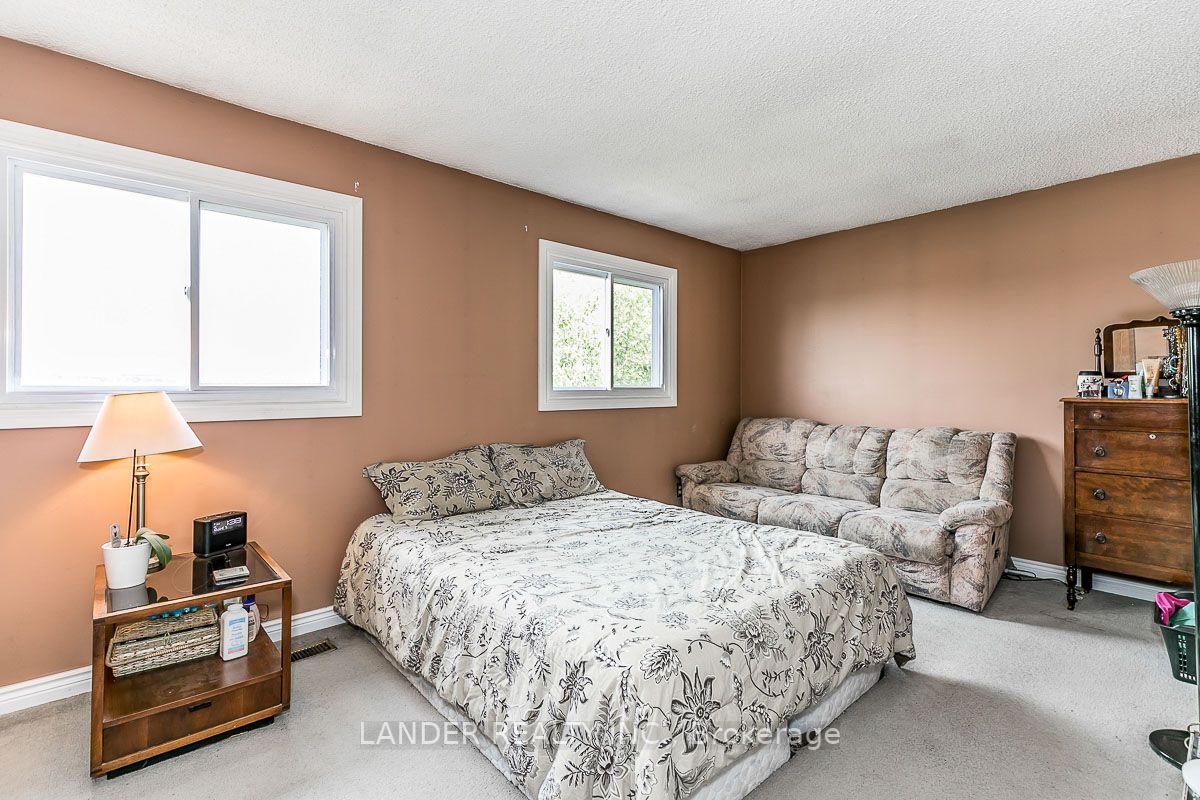 377 Agar Ave